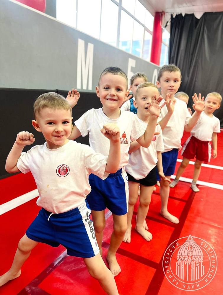 Группа ОФП 4–6 лет на разминке